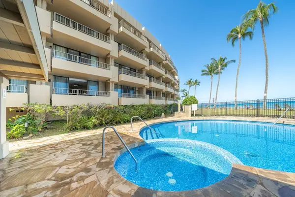 Beachside Pool With Endless Ocean Views