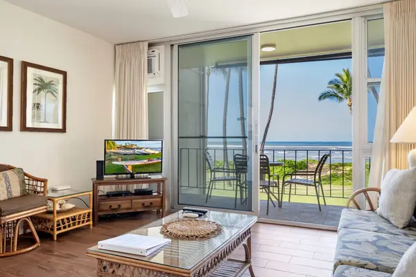 Bright Living With Beach Views