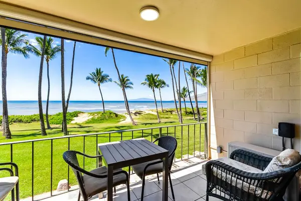 Covered Lanai For Island Living