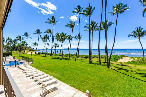 Beachfront Lawn Steps From The Sand