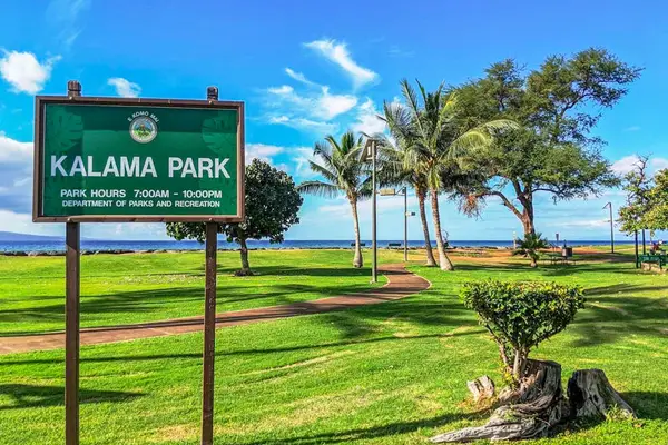 Located right across from scenic Kalama Park and oceanfront activities