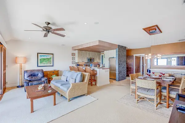 Bright And Spacious Living Area