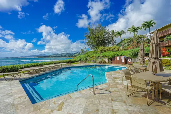 Resort Style Oceanfront Pool