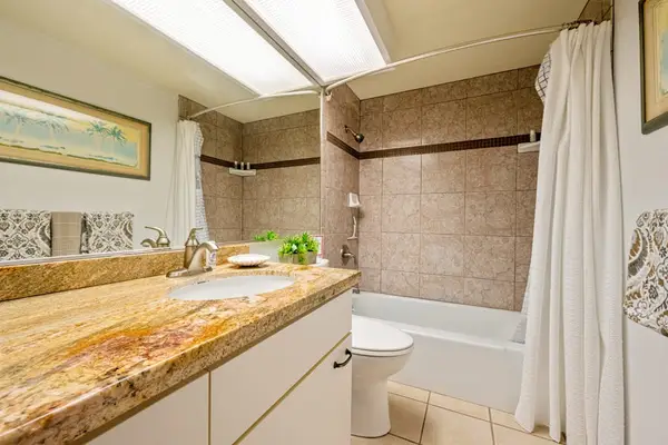 Bright Bathroom For Easy Mornings