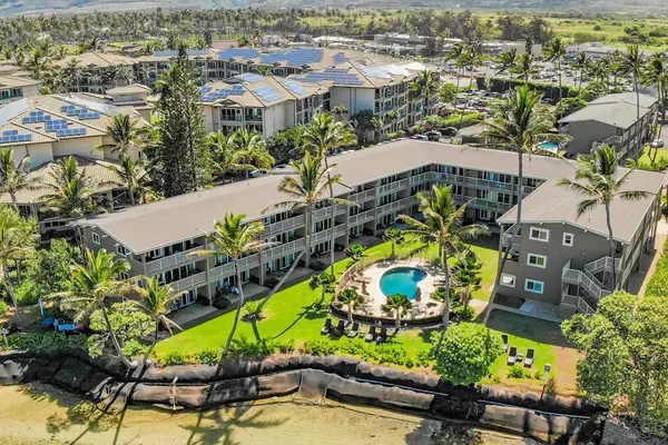 Bird's-eye view showcasing the home's surroundings