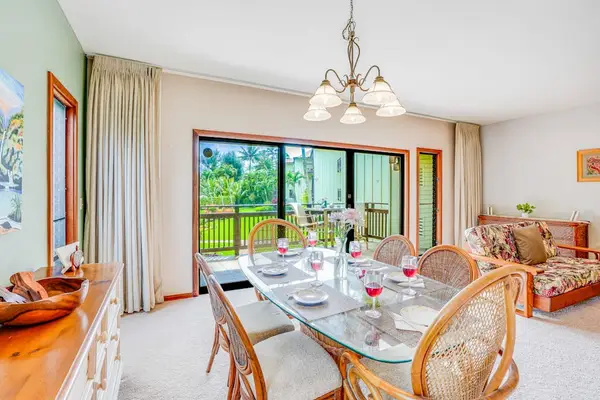 Relax over dinner while enjoying tropical scenery
