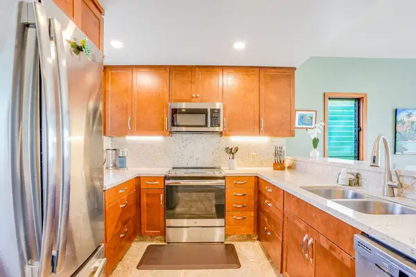 Fully equipped kitchen for family cooking together