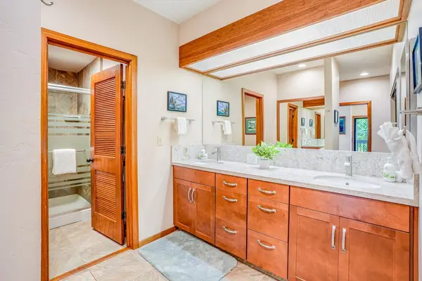 Fresh towels and thoughtful comforts always available