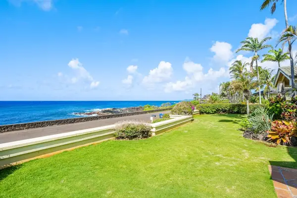 Resort living surrounded by breathtaking tropical island beauty