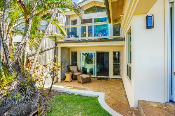Unwind beneath swaying palms and tropical greenery daily