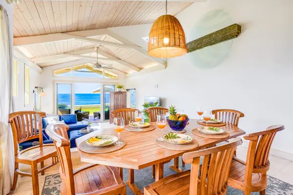 Comfortable dining space surrounded by island charm