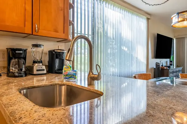 Granite Countertops And Kitchen Essentials