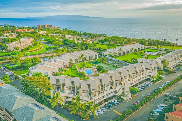 Prime Resort Location Near The Beach