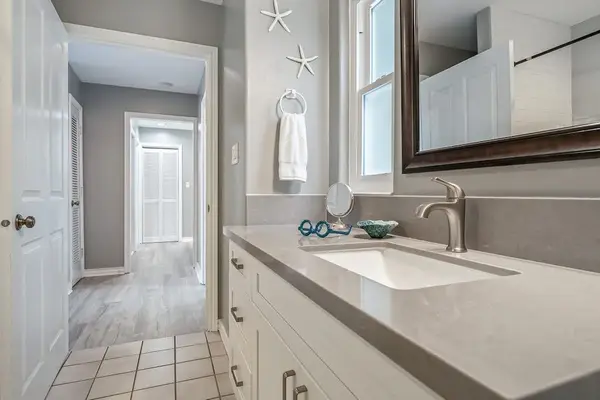 Enjoy a bright space for daily routines