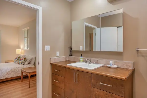 Ensuite Vanity with Large Frameless Mirror