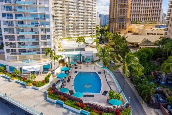 Poolside moments made even better with sunshine.