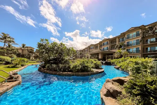Tropical Lazy River Pool & Resort Architecture