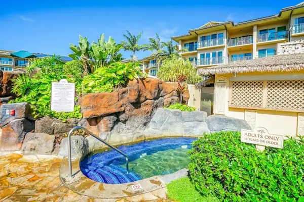 Relaxing Outdoor Resort Hot Tub & Spa Area