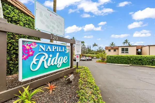 Entrance to the Napili Ridge community