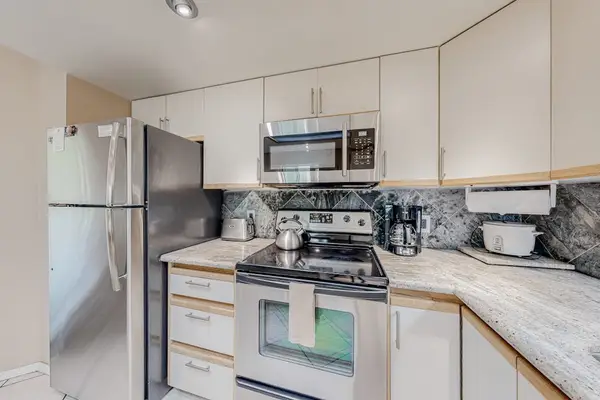 Spacious Kitchen for Family Favorites