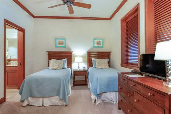 Twin bedroom for a restful stay