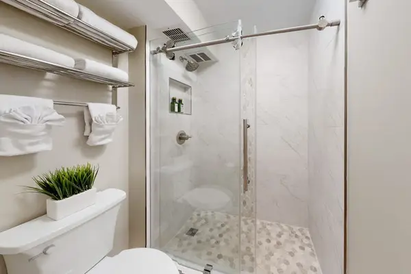 Fresh And Bright Coastal Bathroom