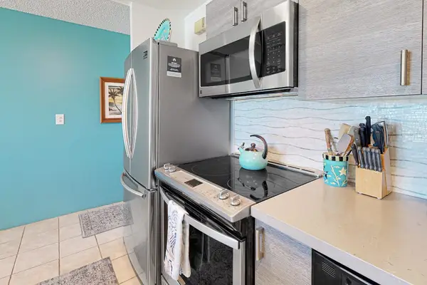 Fully Equipped Coastal Kitchen