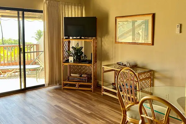 Living Room With Private Lanai Access