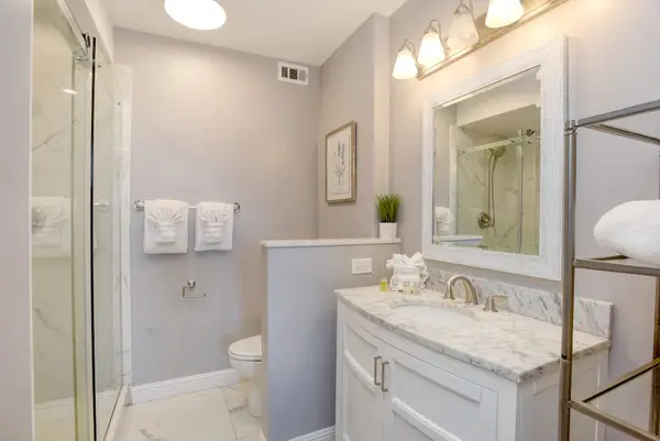 Fresh Spa-Inspired Full Bathroom