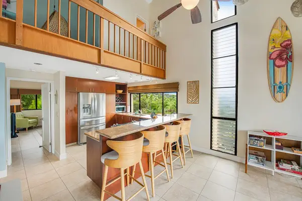 Chef's Kitchen With Breakfast Bar