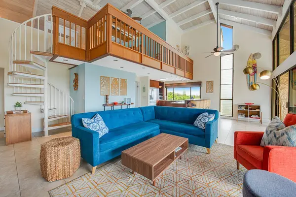 Spacious Great Room With Loft Views