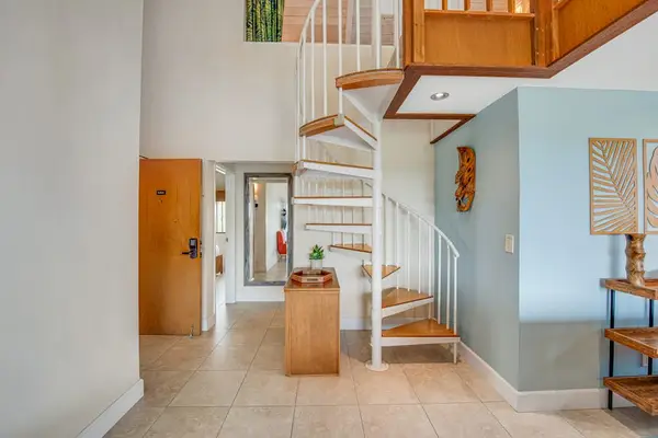 Open Entryway With Loft Access