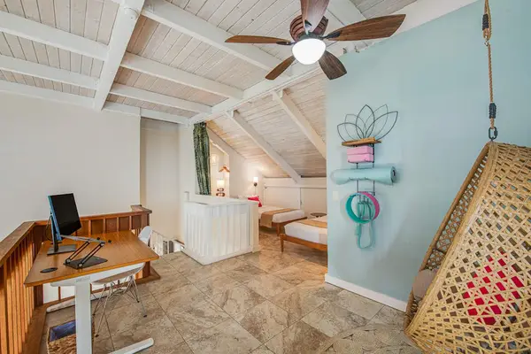 Cozy Loft For Work Or Relaxation