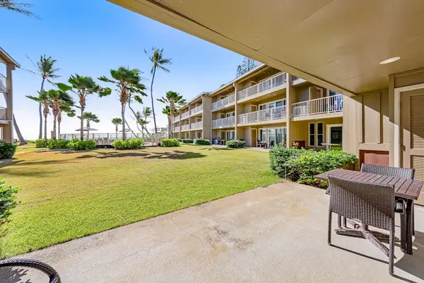 Feel refreshing island breezes from your private lanai