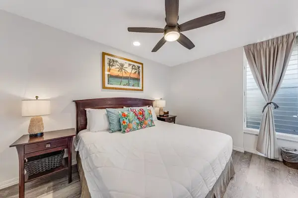 Comfortable second bedroom for family or friends