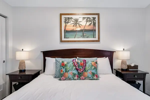 Bright sleeping space with cozy beds for every guest