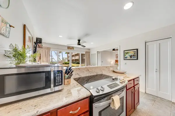 Full kitchen with modern appliances for easy cooking