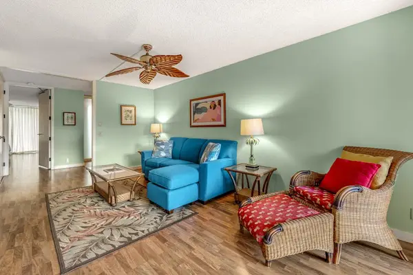 Spacious Lounge With Island Flair