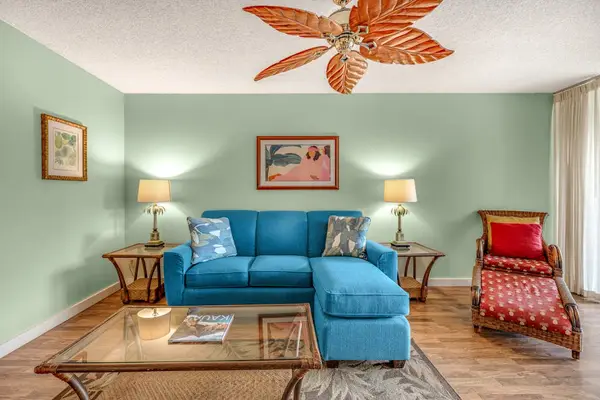Cozy Seating With Tropical Accents