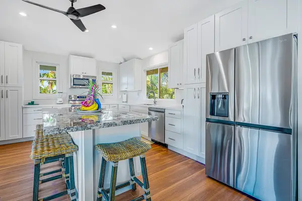 Chef's Kitchen With Island Seating
