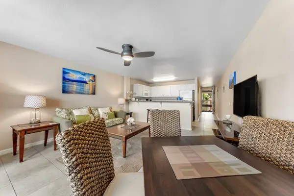 Comfortable Dining Space for Family & Friends