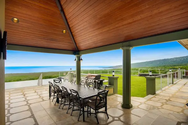 Covered Outdoor Dining Lanai with Ocean Views & Seating for Group Meals
