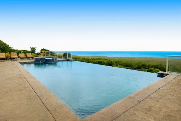 Oceanfront Infinity Pool & Sun Terrace