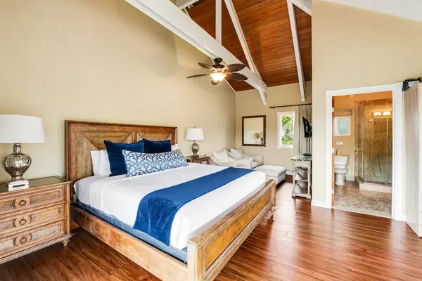 Full Guest Suite with Vaulted Ceilings & En-Suite Access