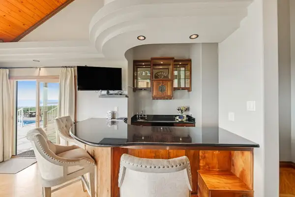 Kitchen Breakfast Bar with Counter Seating & Scenic Views