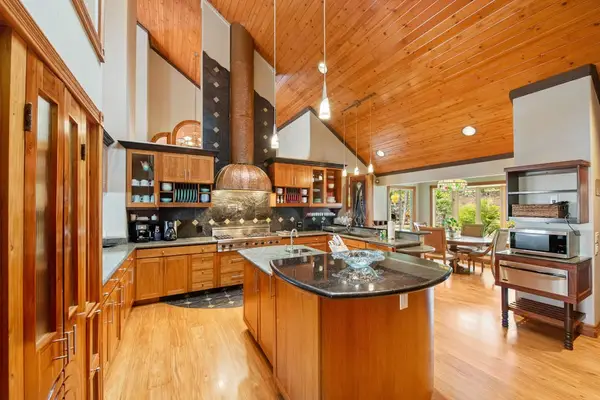 Fully Equipped Kitchen with Gas Cooktop & Ample Counter Space