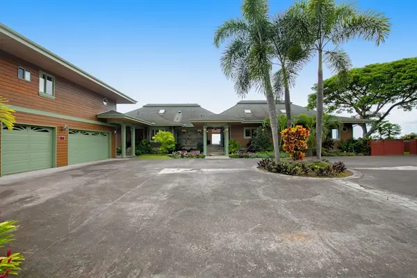 Spacious Private Driveway, Multi-Car Garage & Entryway