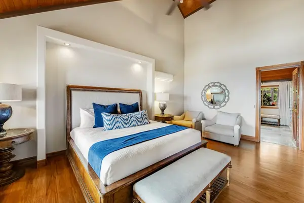 Secondary King Suite with Vaulted Ceiling & En-Suite Access