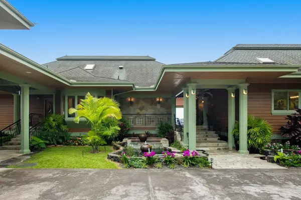 Inviting Main Entrance Courtyard & Covered Portico