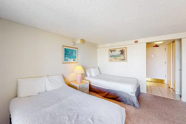 Comfortable studio with two double beds and bright decor